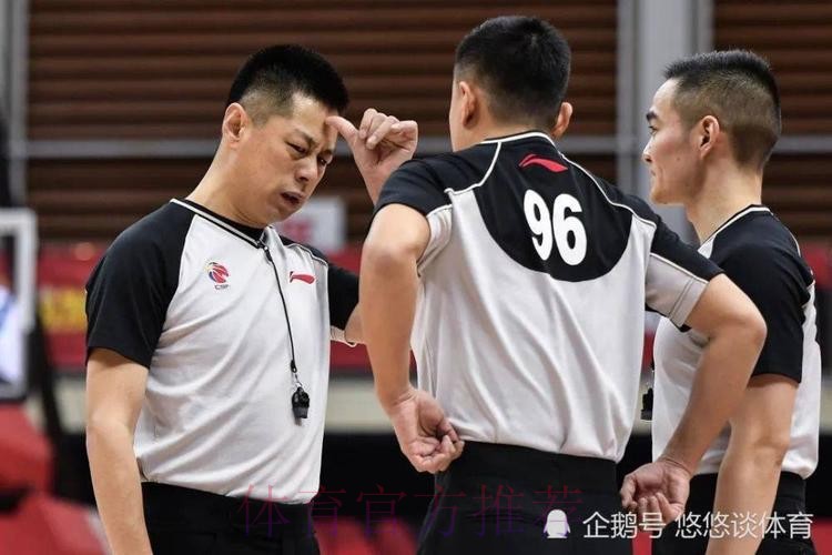 马西莫应邀做专题培训 期待中国裁判走上国际舞台 马西莫应邀做专题培训 期待中国裁判走上国际舞台